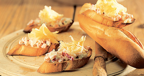 Crostini with Tête de Moine AOP Rosettes