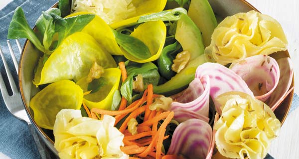 Veggie bowl with Tête de Moine AOP rosettes